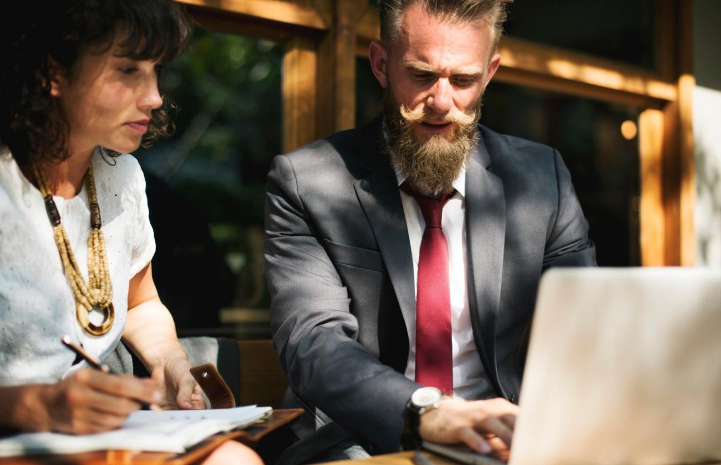 Strukturiertes Finanzlernen mit modernen Methoden und praktischen Übungen